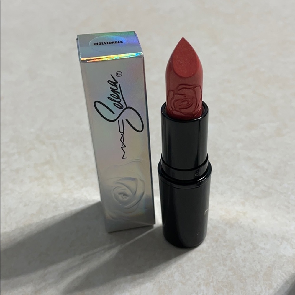 • 💄Mac Selena Lipstick 💄 • RARE •
